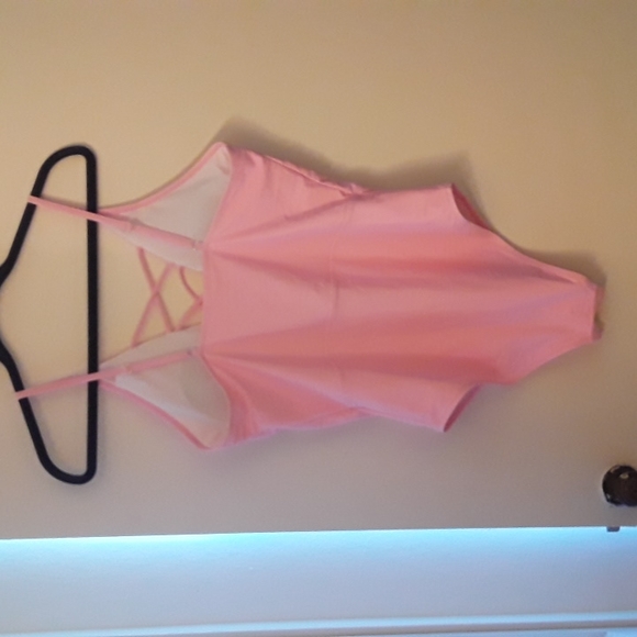 NWOT One PC - Picture 3 of 4